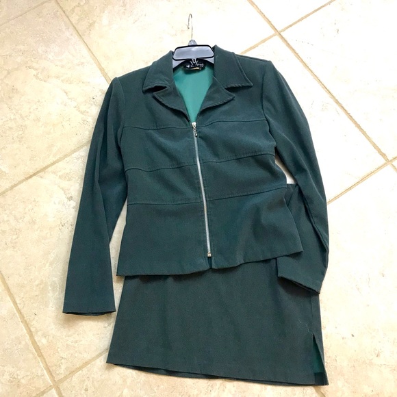 BOSS LADY!! Skirt Set with Long Sleeves Front Zip Top and with Back Zip Skirt - Picture 8 of 8